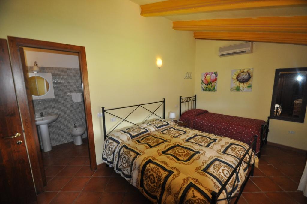 Agriturismo Il Cerrosughero Villa Scarlino Værelse billede
